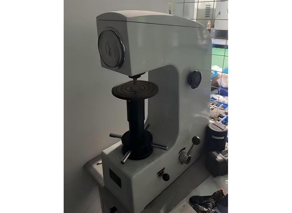 臺(tái)式洛氏硬度計(jì)