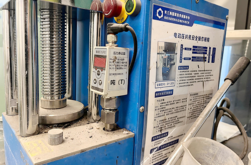 電動粉末壓片機